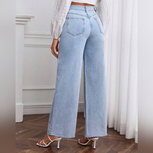 NWOT High Waisted Wide Leg Jeans | Light Wash | 26 - Picture 3 of 7